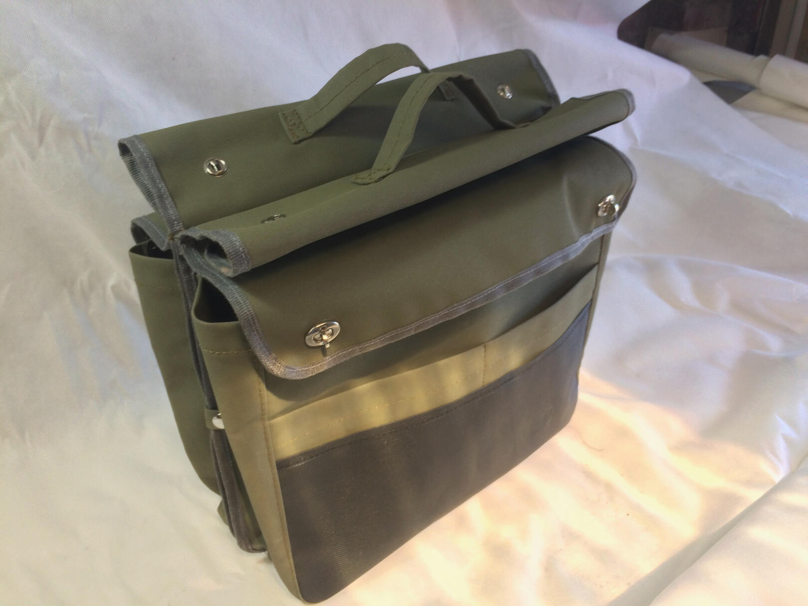 Custom Vintage Look Bag for Land Rover